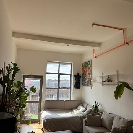 Cosy Private Room With Shared Bathroom Facilities London Exterior photo