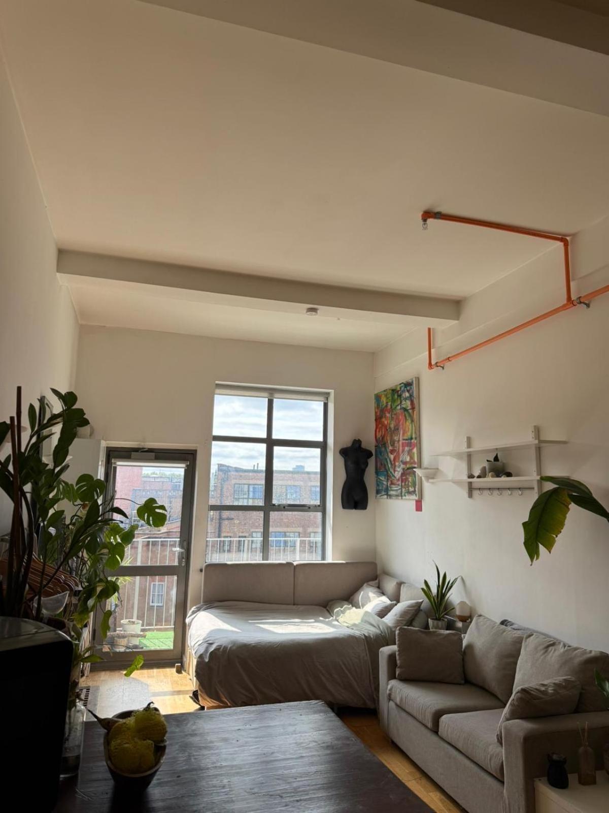 Cosy Private Room With Shared Bathroom Facilities London Exterior photo